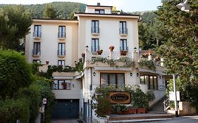 Hotel Ristorante Le Terrazze Sul Gargano 산 조반니 로톤도 Exterior photo