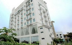 크라운 가든 호텔 코타바하루 Exterior photo