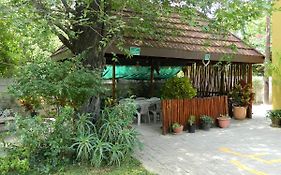 Thamalakane Guest House 마운 Exterior photo