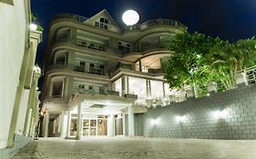 New Agena Hotel 부줌부라 Exterior photo