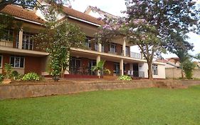 Papaya Holiday Home 캄팔라 Exterior photo