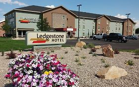 Ledgestone Hotel 버날 Exterior photo