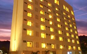 더 사힐 호텔 뭄바이 Exterior photo