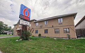 Motel 6 Windsor Ontario Exterior photo