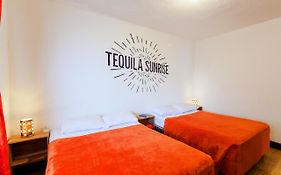 Tequila Sunrise Hostel 과테말라 Exterior photo