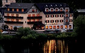 Moselhotel & Restaurant Zur Traube Gmbh 로프 Exterior photo