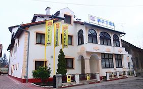 Garni Hotel Pbg 수보티차 Exterior photo