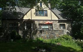 Maurrocks - A Pocono Mountains B&B 마운트포코노 Exterior photo