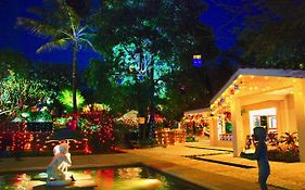 Manas Resort With Petting Zoo, 이가트푸리 Exterior photo