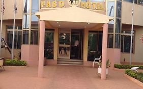 Faso Hotel 와가두구 Exterior photo