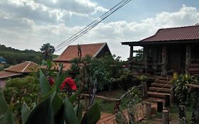 Ratanak Tep Rithea Homestay 반룽 Exterior photo