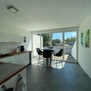 Wohnung Mit 2 Einzelzimmer Gemeinsamer Kuechen/Bad/Balkon-Nutzung 에스페캄프미트워드 Exterior photo