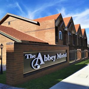 The Abbey Motel 골번 Exterior photo