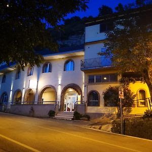 Hotel Ristorante Farese 멜피 Exterior photo