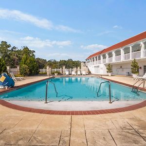 Gulf Hills Hotel & Retreat On The Water 오션스프링스 Exterior photo