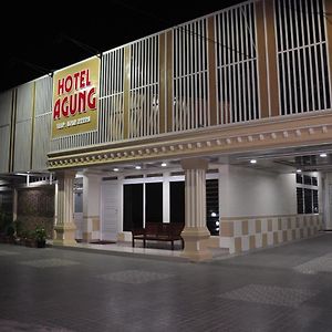 Hotel Agung 부키팅기 Exterior photo