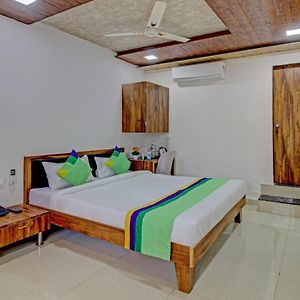 Sai Samrat Resort 사타라 Exterior photo