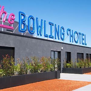The Bowling Hotel 그렌스 Exterior photo