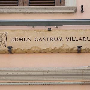 Domus Castrum Villarum B&B 카스트로빌라리 Exterior photo