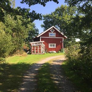 Stora Mellosa Ranch Moerby B&B Exterior photo