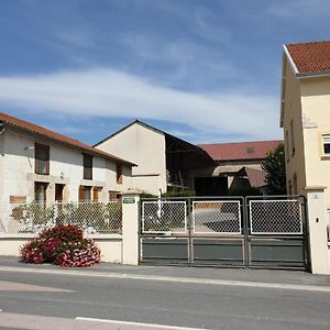 Les Grandes-Loges Cour La Dame Chez Beatris Et Christophe Janson B&B Exterior photo