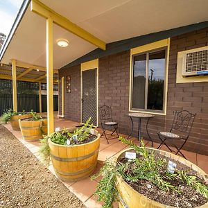 Flinders Ranges Bed And Breakfast 호커 Exterior photo