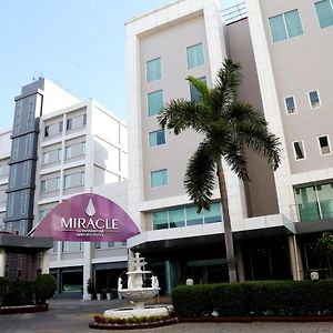 미라클 수완나품 에어포트 호텔 Bang Phli Exterior photo