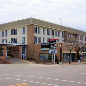 Stearns Hotel 러딩턴 Exterior photo