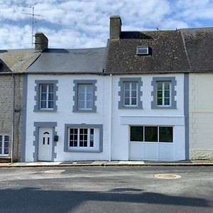 Forrest Guest House ; La Maison De Forrest 생마리뒤몽 Exterior photo