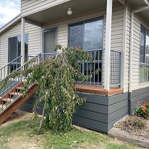 Tallarook Yeoy'S Cabin B&B Exterior photo