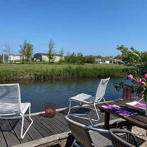 Wervershoof Ferienpark Vislust Ferienhaus Balu Mit Eigenem Steiger Zum Angeln Ijsselmeer Niederlande 빌라 Exterior photo