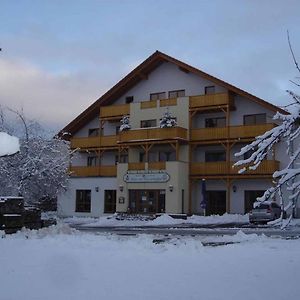 Rhoener Landhotel Haus Zur Wasserkuppe 부스텐사흐센 Exterior photo