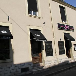 Logis Hotels Restaurant Les 3 Rois 이수둔 Exterior photo