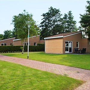 Suameer Detached Bungalow With A Dishwasher At 21 Km From Leeuwarden 빌라 Exterior photo