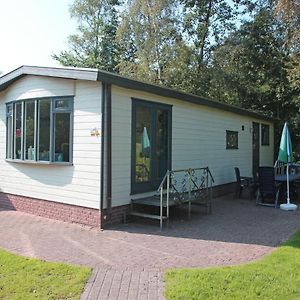 Suameer Detached Chalet With A Dishwasher At 21 Km. From Leeuwarden 빌라 Exterior photo