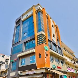 Oyo 23470 툴시 모텔 호텔 Nadiād Exterior photo