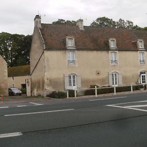 Grange Dans Ancien Corps De Ferme 호텔 Bellengreville  Exterior photo