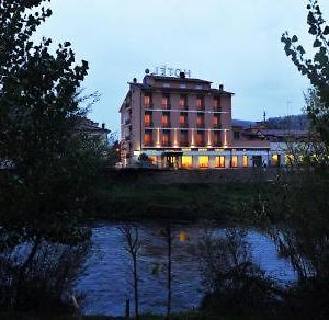 Hotel Cavour 리에티 Exterior photo