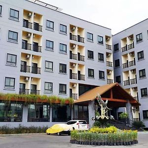 Hotel Iya 빠툼 타니 Exterior photo