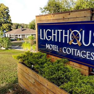 Lighthouse Motel And Cottages 브릿지워터 Exterior photo