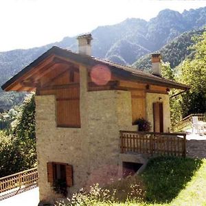 Holiday Home In Tiarno Di Sotto 23505 Exterior photo