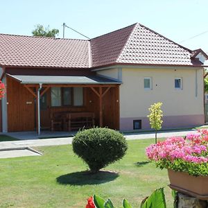 Veľký Meder U Mami 빌라 Exterior photo