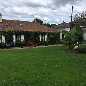 Chambre D'Hotes A Vallet B&B Exterior photo