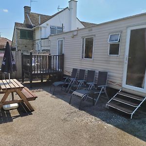 태드캐스터 The Jackdaw Pub Self Catering Static Caravan Free Breakfast Supplied B&B Exterior photo