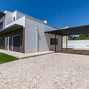 Torre  Captivating 4-Bed House In Cadaval District-Lisbon 빌라 Exterior photo