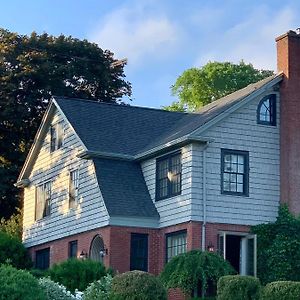 The Pebble Bed And Breakfast 핼리팩스 Exterior photo