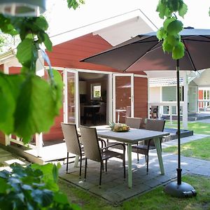 Beautiful Lodge With A Nice Terrace, Located In A Holiday Park In Brabant 오쇼트 Exterior photo