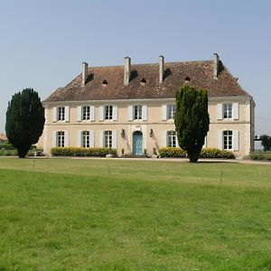 Cherval Chateau Du Bourbet B&B Exterior photo