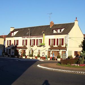 Hotel De L'Agriculture 데사이즈 Exterior photo