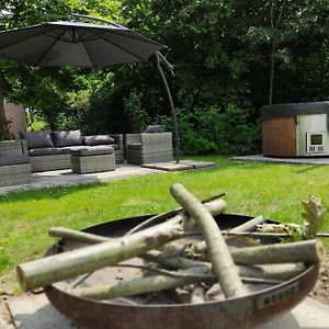 Ewijk Vrijstaande 6 Persoons Bungalow Hottub En Pizzaoven Op Vakantiepark 빌라 Exterior photo